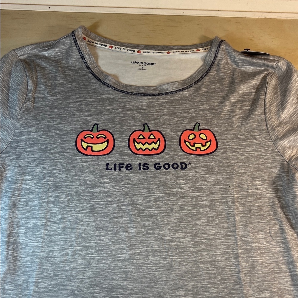 Woman’s Short Sleeve Shirt/shorts Pajamas Pumpkin Design Life is Good Sz L